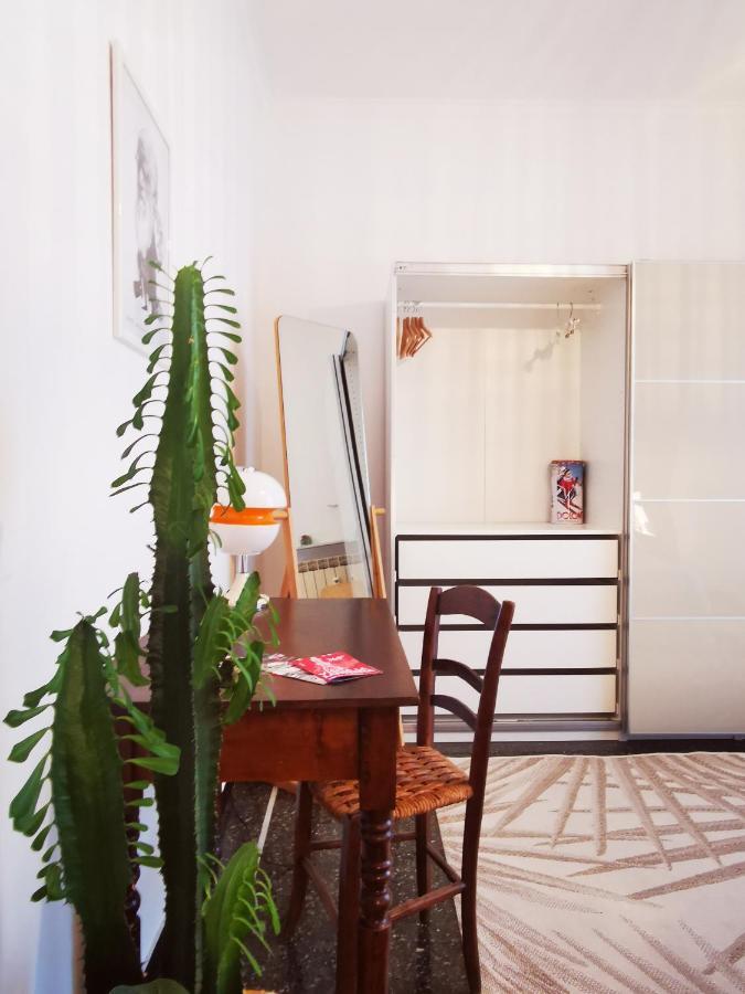 Loda O Ma - Private Room In Shared Apartment เจนัว ภายนอก รูปภาพ